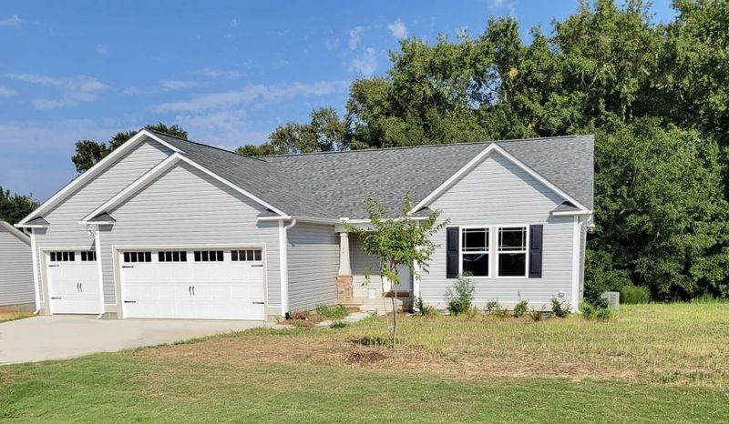 126 Paint Horse Dr, Benson, NC 27504