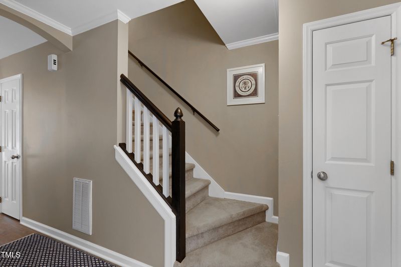126 Planetree Ln, Cary, NC 27511