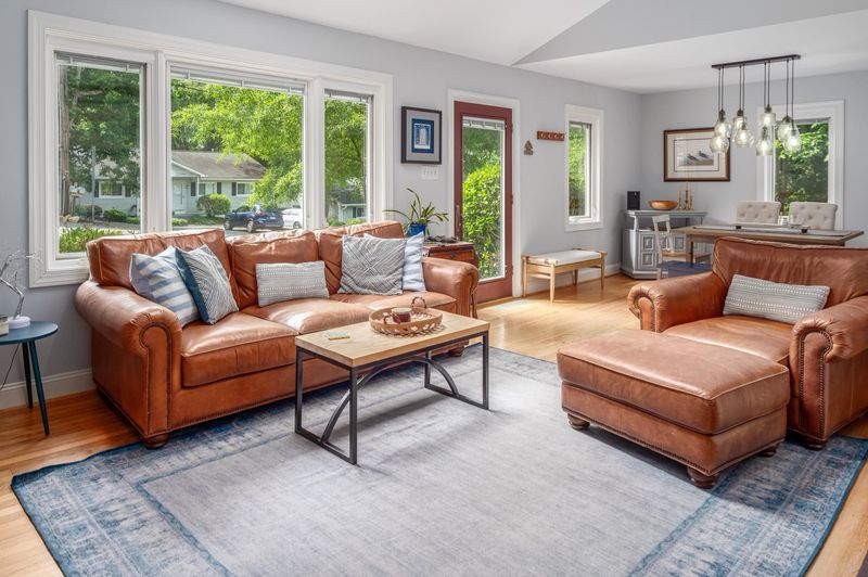126 Purefoy Rd, Chapel Hill, NC 27514