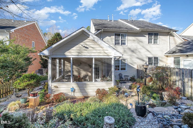 126 Tuska Hills Dr, Holly Springs, NC 27540