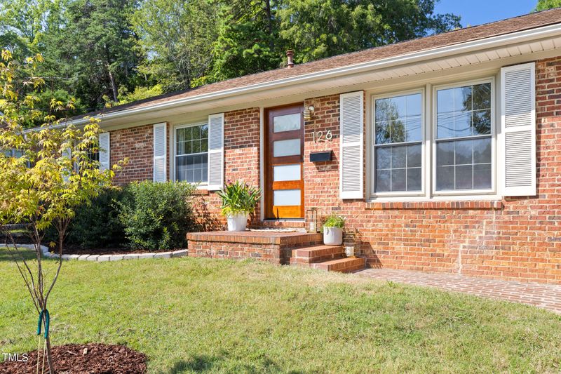 126 W Union St, Hillsborough, NC 27278