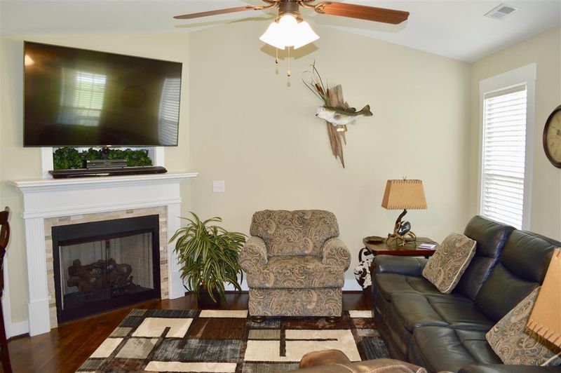 126 Ventura Dr, Clayton, NC 27527