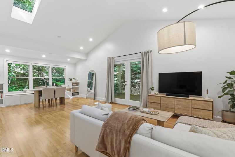 126 Weaver Rd, Chapel Hill, NC 27514