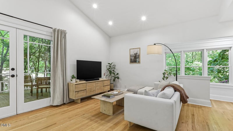 126 Weaver Rd, Chapel Hill, NC 27514