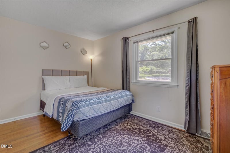 126 White Oak Dr, Durham, NC 27707