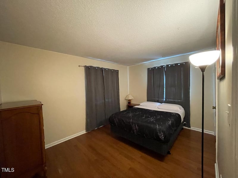 126 White Oak Dr, Durham, NC 27707