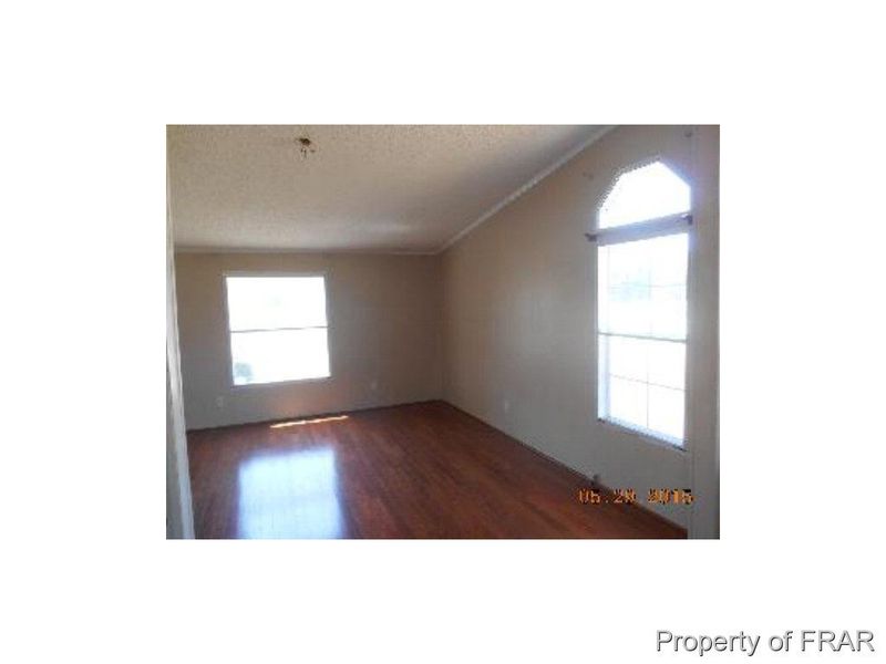 1260 White Plains Dr, Fayetteville, NC 28312