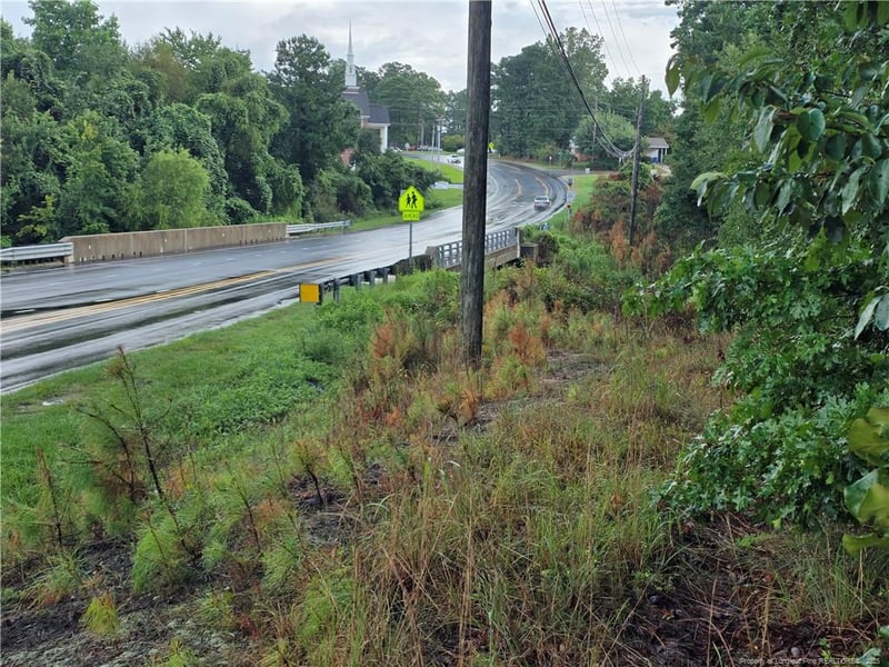 1261 Bingham Dr, Fayetteville, NC 28304