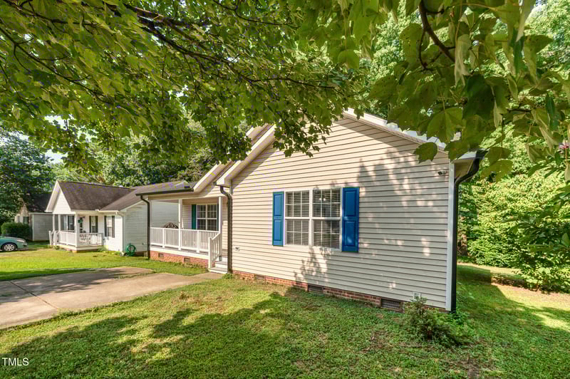 1261 Grovewood Dr, Clayton, NC 27520