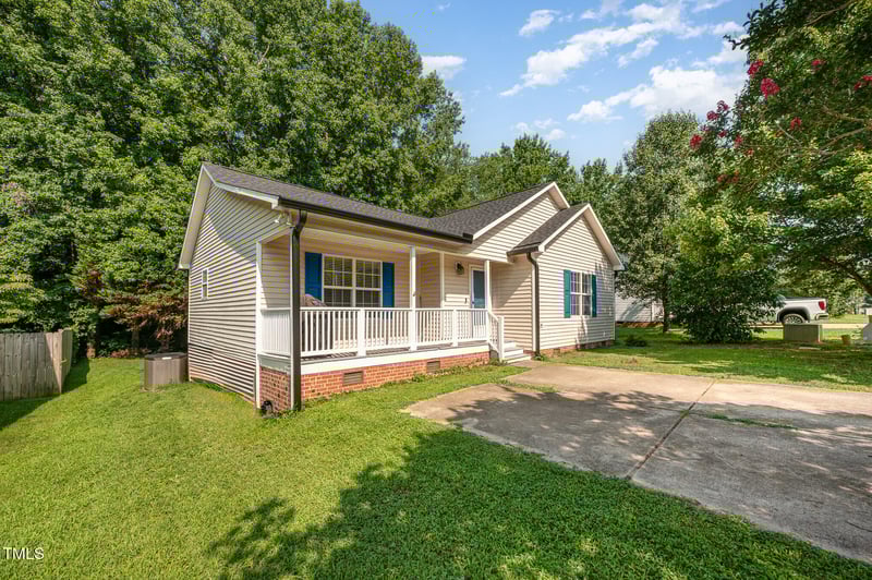 1261 Grovewood Dr, Clayton, NC 27520