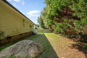 1261 Grovewood Dr, Clayton, NC 27520