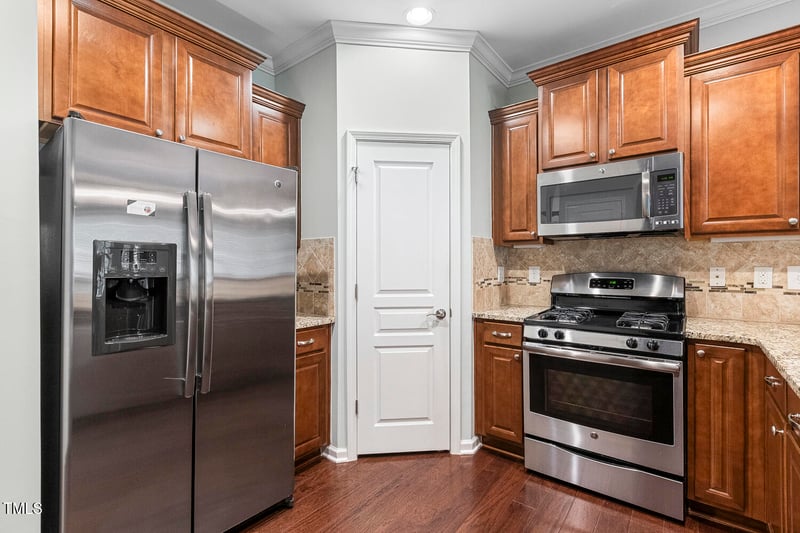 12612 Gallant Pl, Raleigh, NC 27614