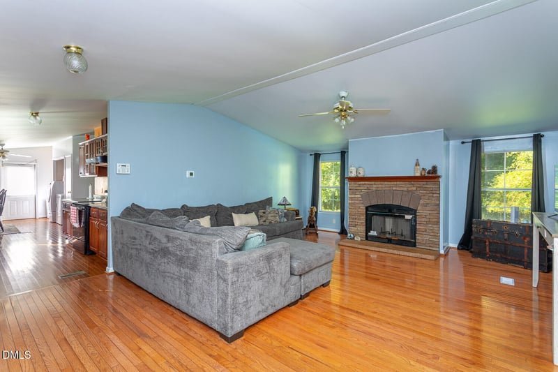 12621 Eagle Ridge Dr, Zebulon, NC 27597