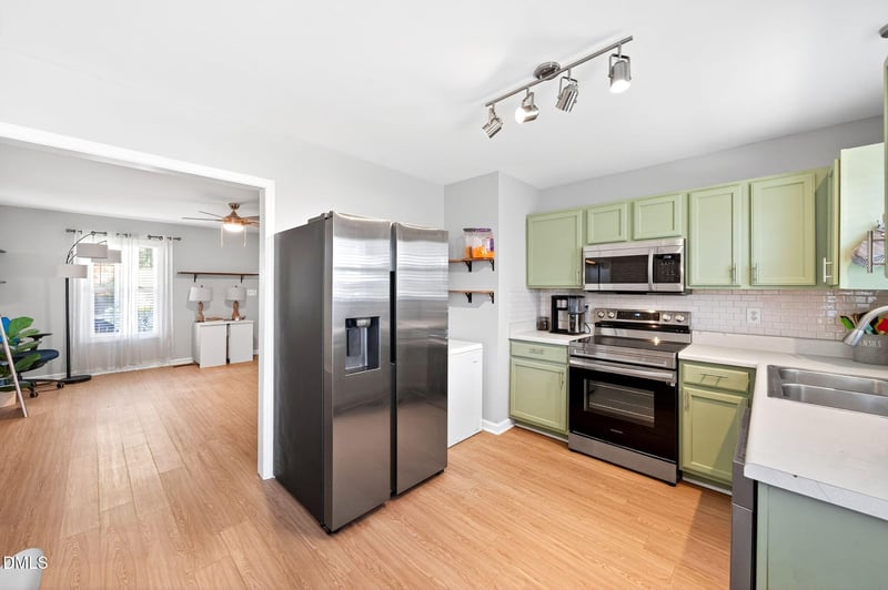 1268 Grovewood Dr, Clayton, NC 27520