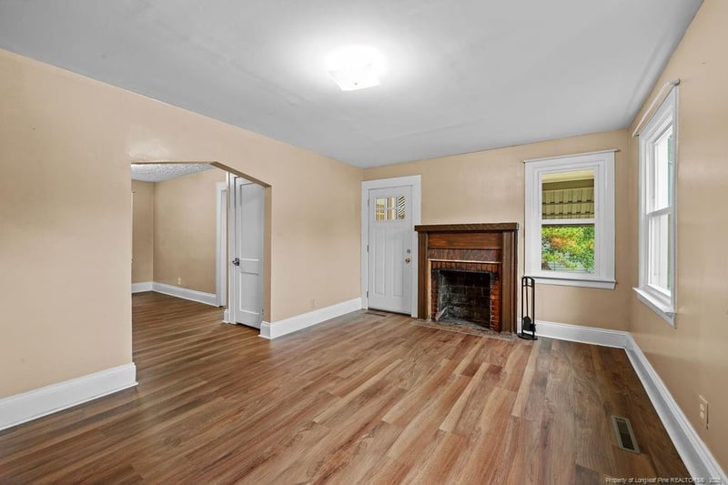 127 Buckingham Ave, Fayetteville, NC 28301