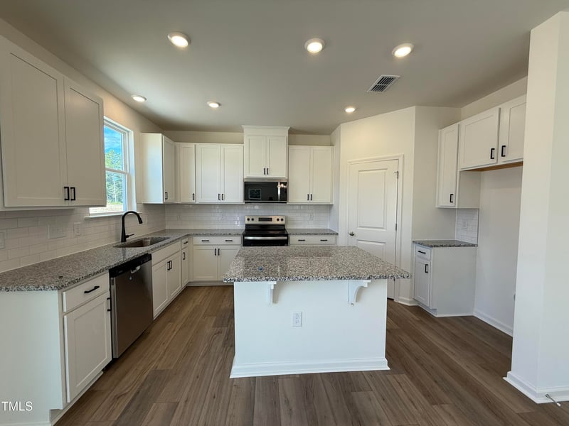 127 Caspian Ct, Lillington, NC 27546