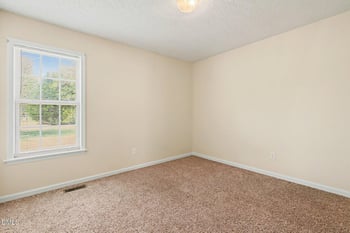 127 Churchill Downs Dr, Clayton, NC 27520