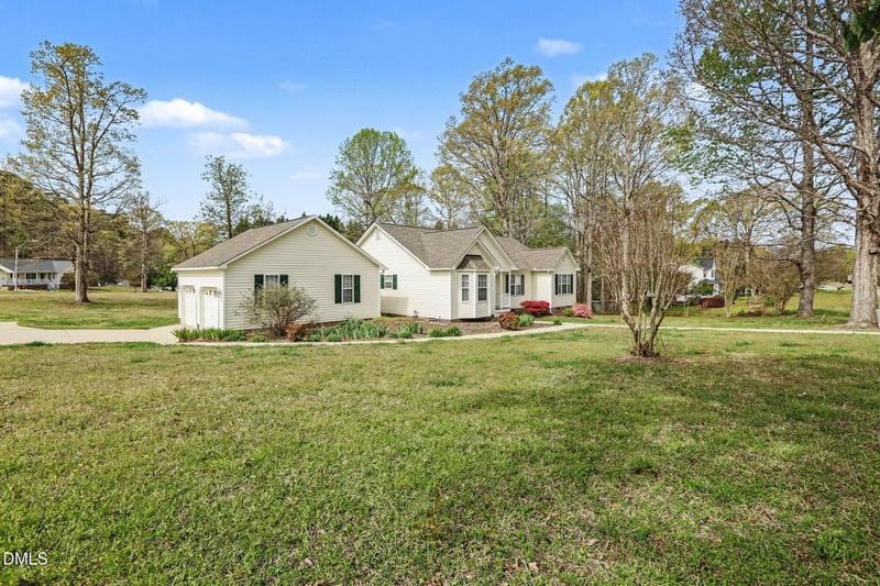 127 Churchill Downs Dr, Clayton, NC 27520