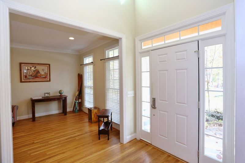 127 Cobblestone Dr, Chapel Hill, NC 27516