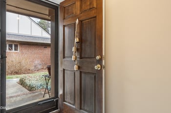 127 Essex Dr, Chapel Hill, NC 27514