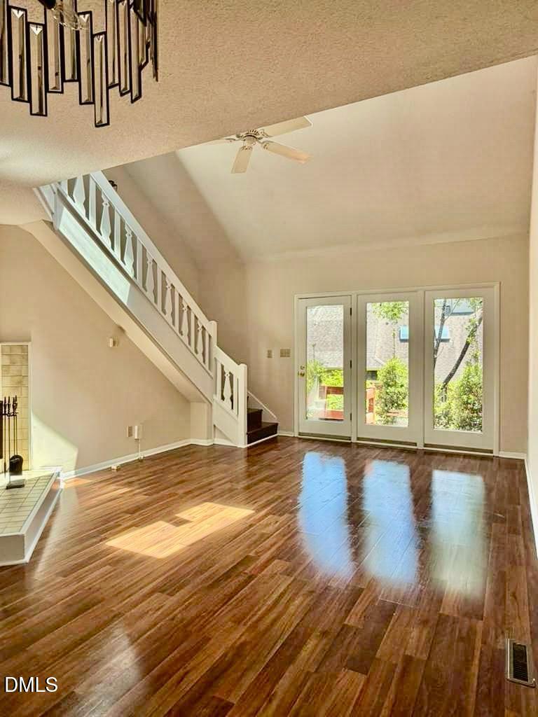 127 Essex Dr, Chapel Hill, NC 27514