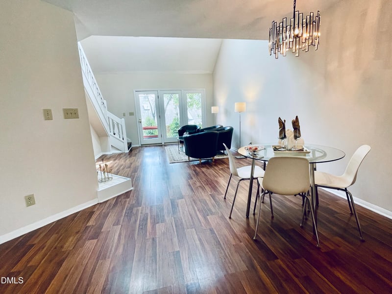 127 Essex Dr, Chapel Hill, NC 27514