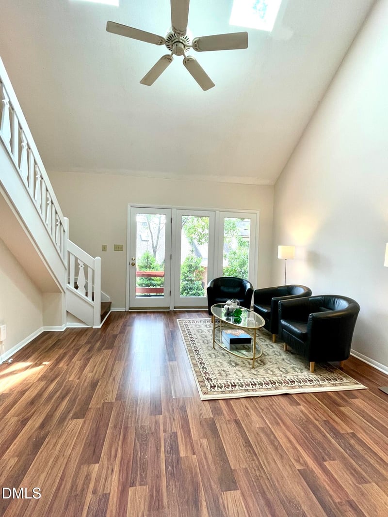 127 Essex Dr, Chapel Hill, NC 27514