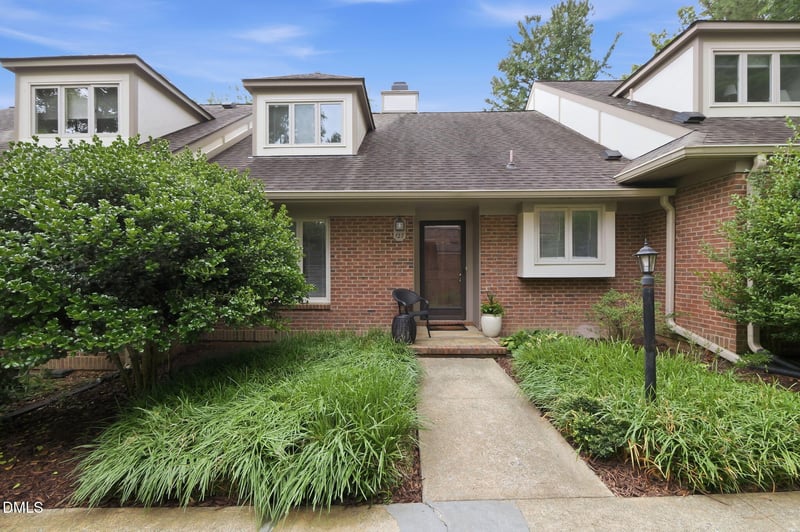 127 Essex Dr, Chapel Hill, NC 27514
