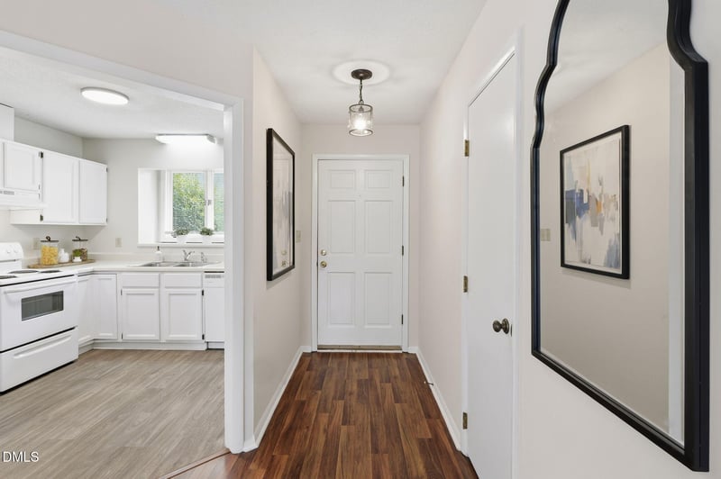 127 Essex Dr, Chapel Hill, NC 27514