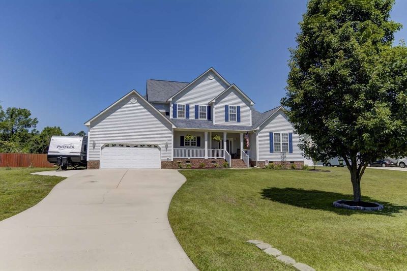 127 Greenlyn Dr, Clayton, NC 27527