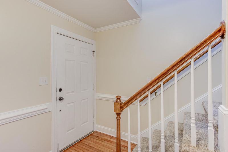 127 Hedgerow Ct, Cary, NC 27513