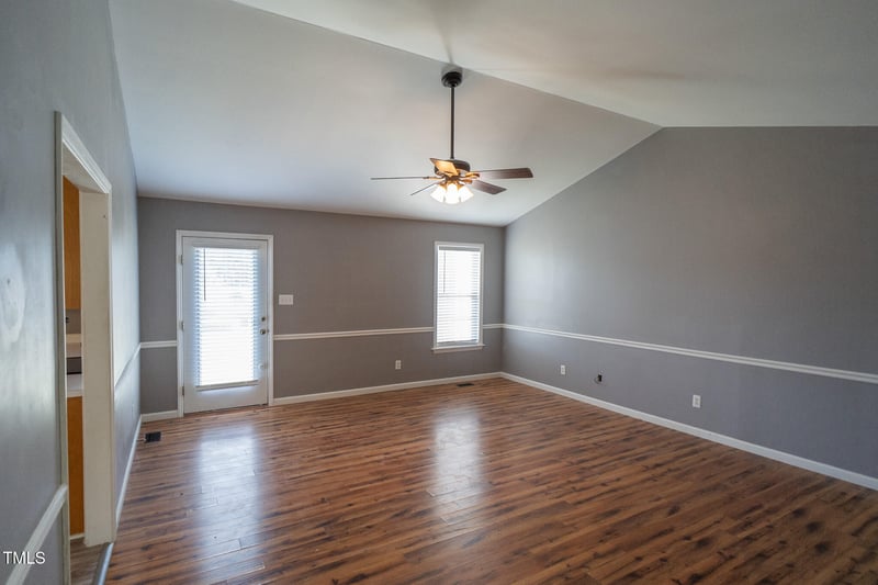 127 Hilltop Dr, Four Oaks, NC 27524