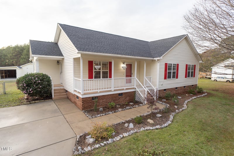 127 Hilltop Dr, Four Oaks, NC 27524