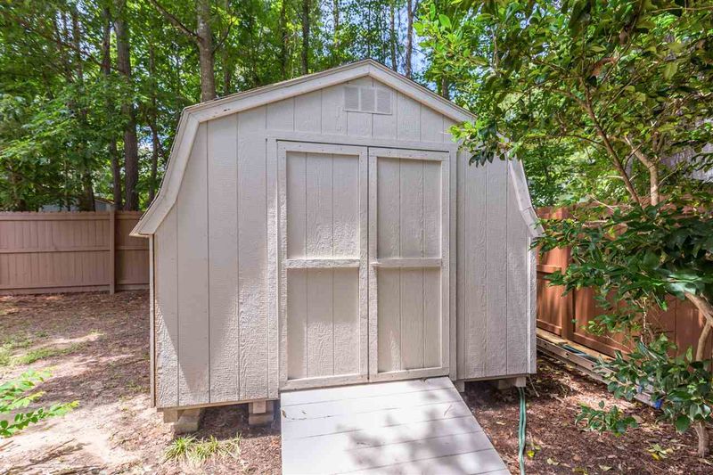 127 Meadow Rn, Clayton, NC 27520