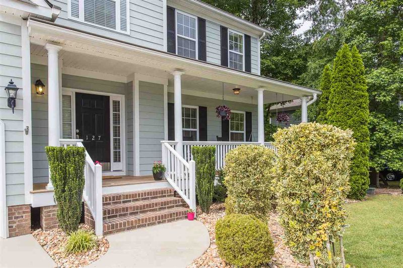 127 Old York Cir, Clayton, NC 27527