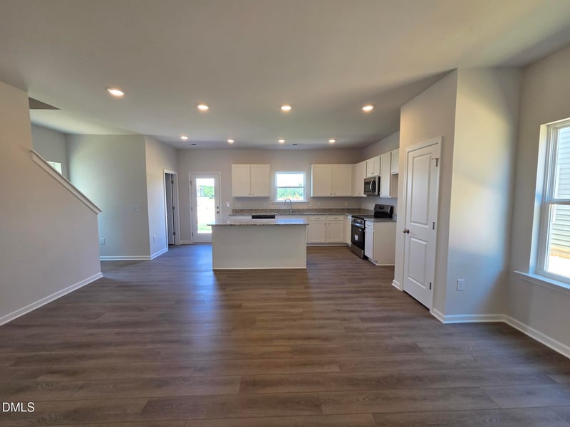 127 Oyster Tabby Dr, Lillington, NC 27546