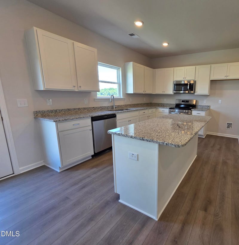 127 Oyster Tabby Dr, Lillington, NC 27546