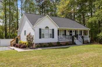 127 Phyllis Dr, Benson, NC 27504