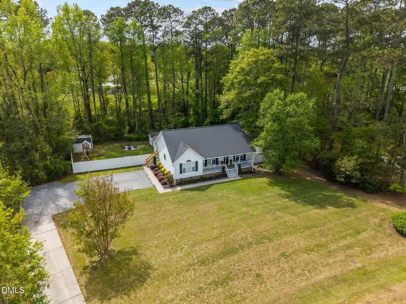 127 Phyllis Dr, Benson, NC 27504