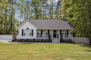 127 Phyllis Dr, Benson, NC 27504