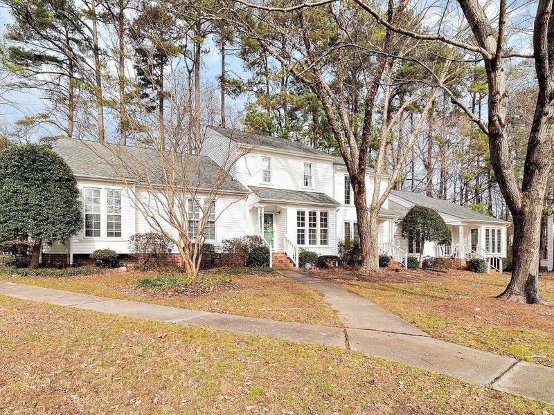 127 Planetree Ln, Cary, NC 27511