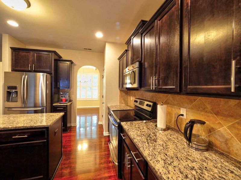 127 Rolling Meadow Dr, Clayton, NC 27527