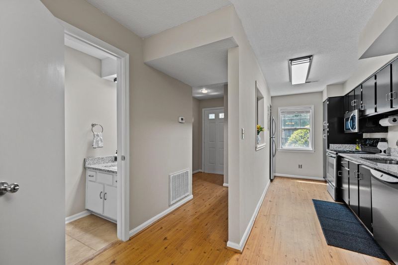 127 Scott Ln #127, Chapel Hill, NC 27514