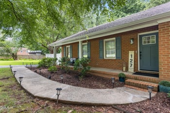 127 Shadowbrook Dr, Hillsborough, NC 27278