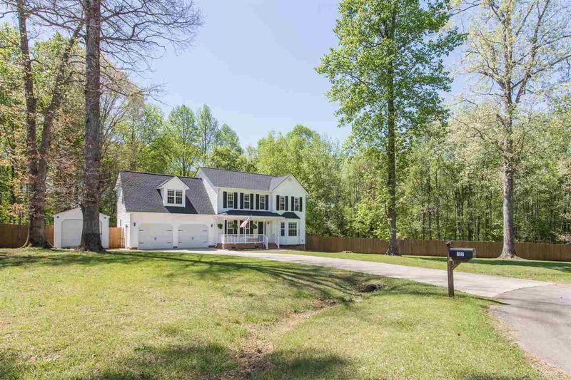 127 Valleycastle Ct, Clayton, NC 27520