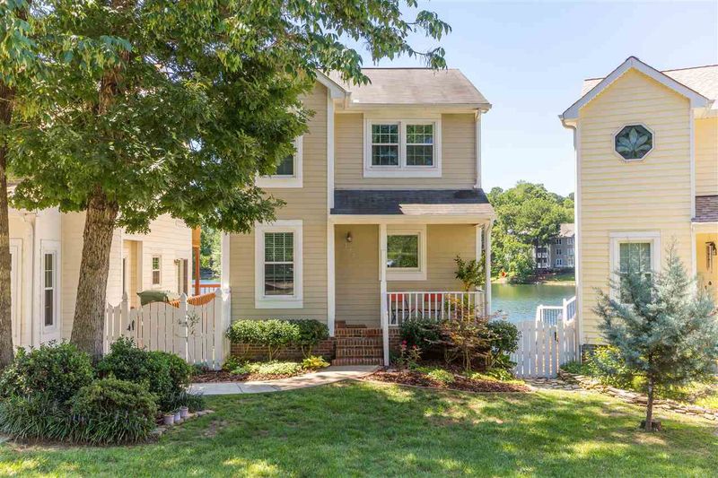 127 Westview Cv, Cary, NC 27513