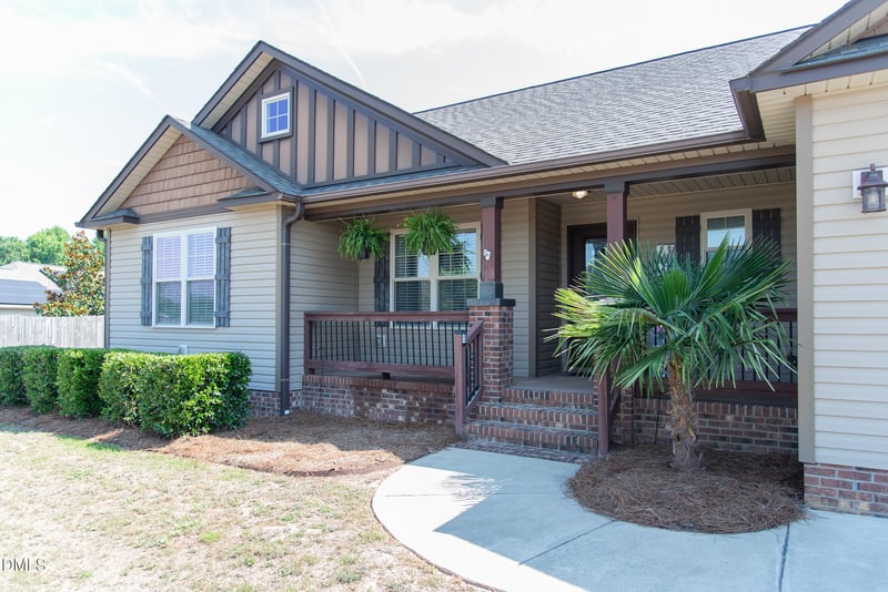 127 Woodglen Dr, Clayton, NC 27527
