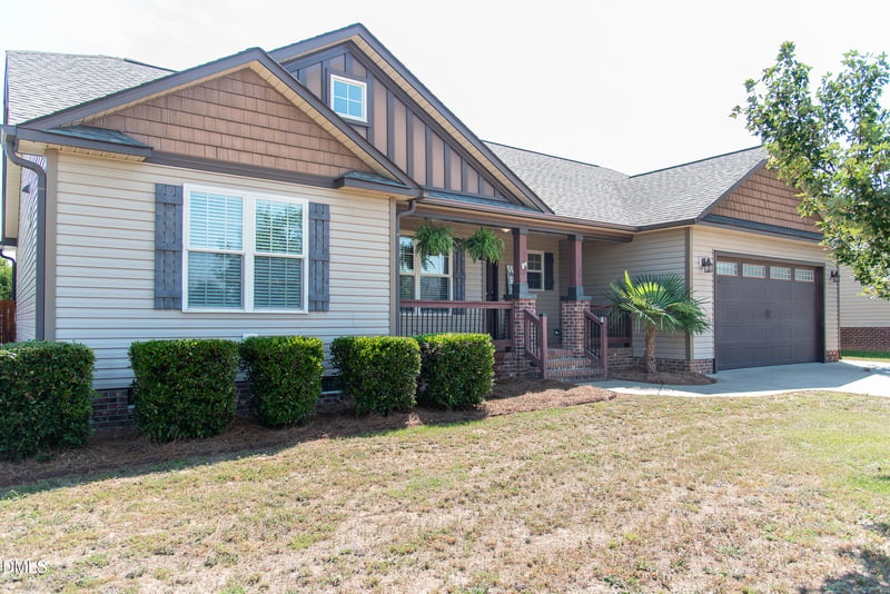 127 Woodglen Dr, Clayton, NC 27527