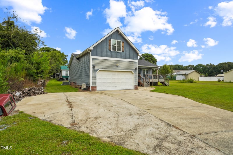 1270 Old School Rd, Four Oaks, NC 27524