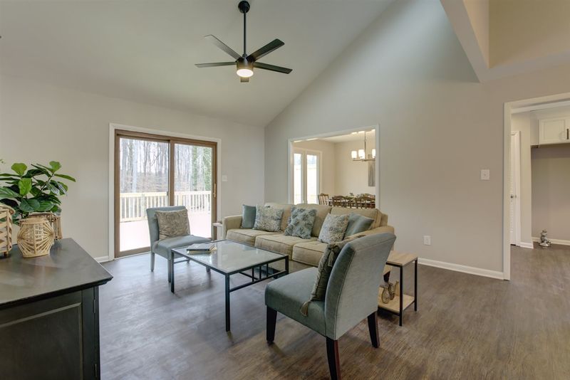 12704 Timberlane Ct, Raleigh, NC 27613